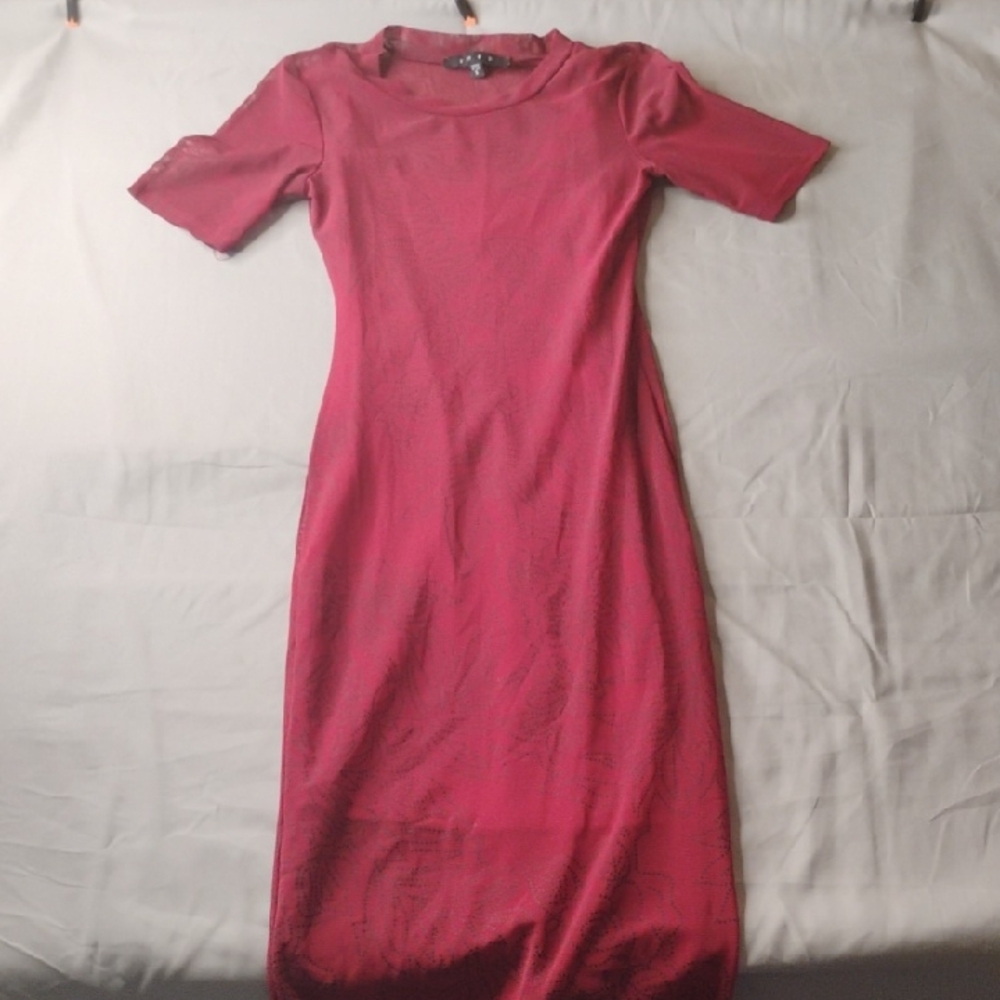 Snap Berry Midi Dress